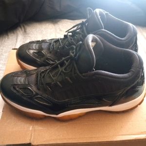 Jordan 11 low retro size 14